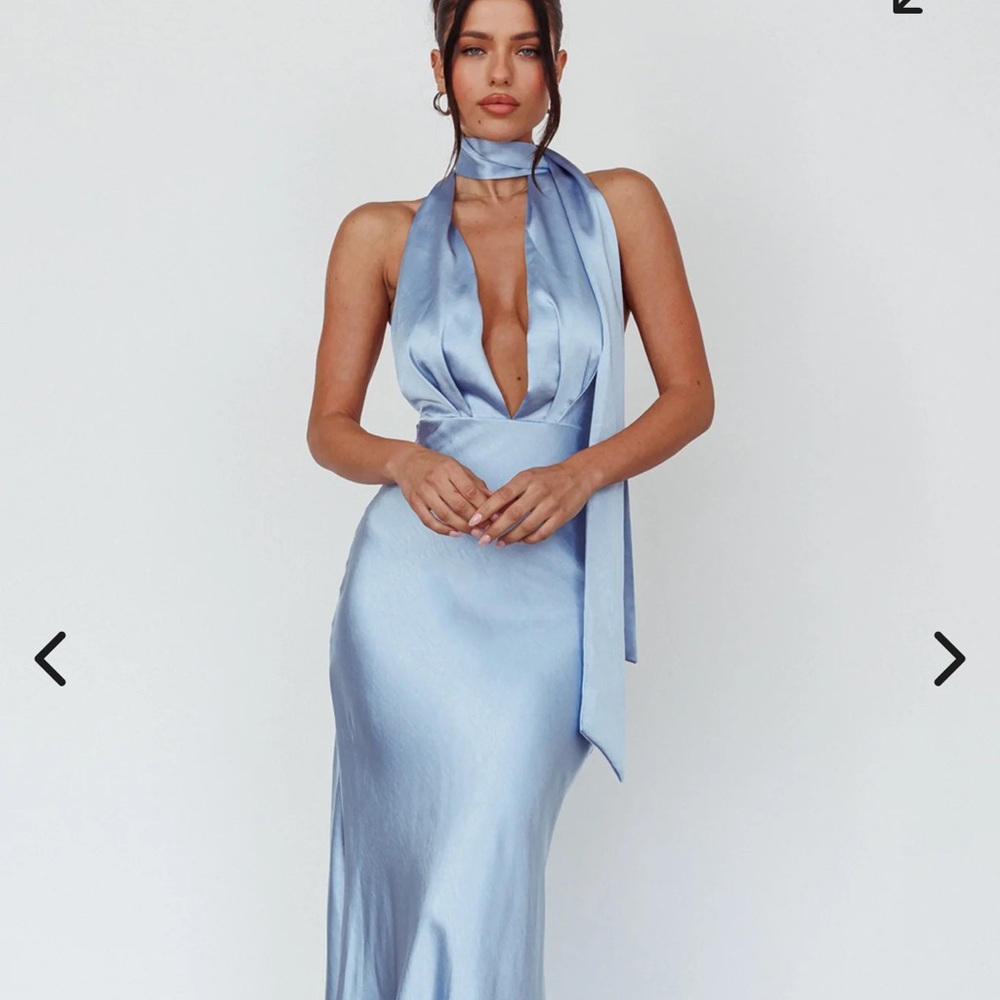 Selfie Leslie Elegant Backless Dress in Sky Blue